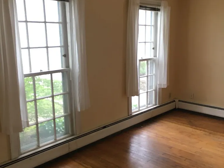 637 E Gorham St — Photo 19
