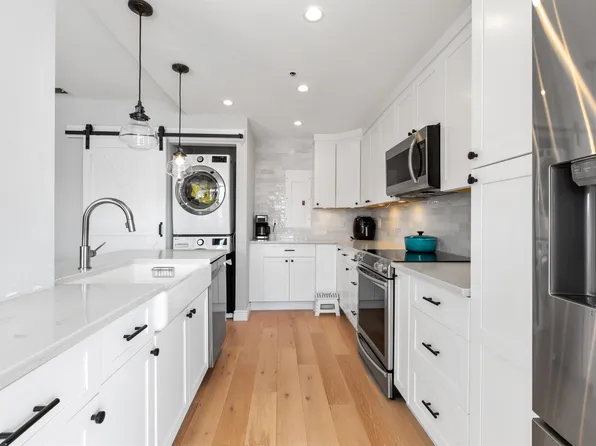 600 Harbor Boulevard image 7 of 21