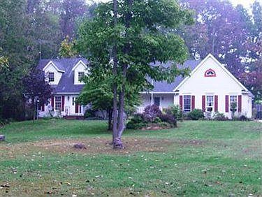 2nd image of 1658 Carriage House Dr