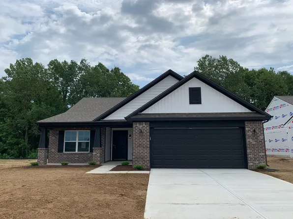 237 Drewood Dr, Trafalgar, IN 46181