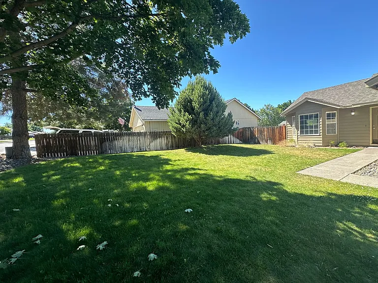 3025 SW Reindeer Ave — Photo 23