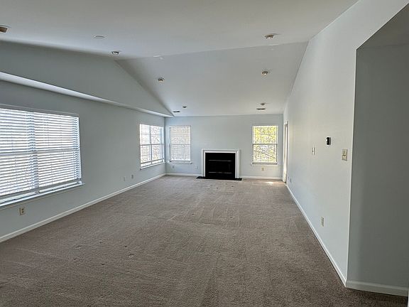 4th image of 4001 Sterling Rd