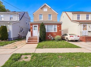 105 Pilgrim Pl, Valley Stream, NY 11580