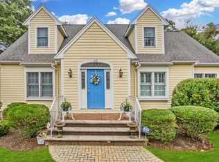 49 Cayuga Ave, Mashpee, MA 02649