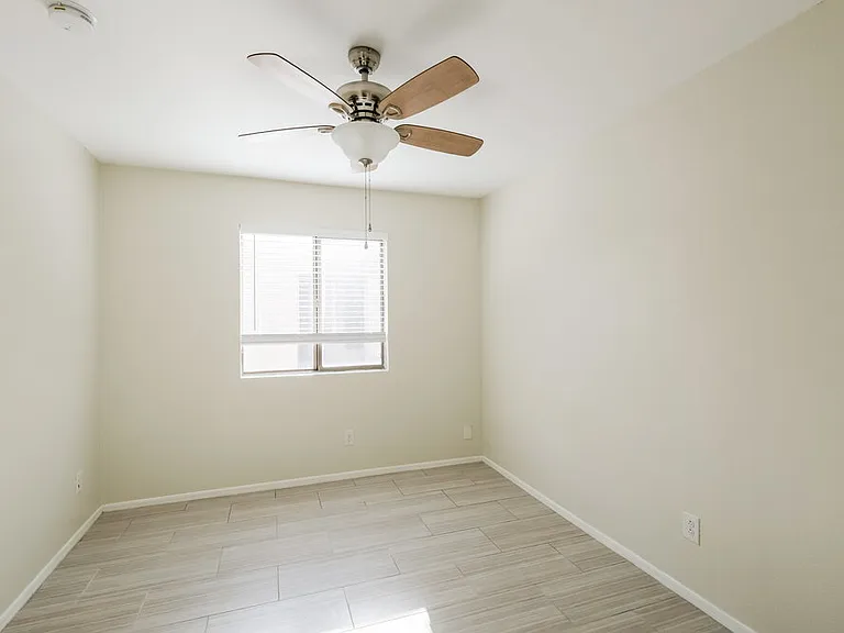 10559 W Amelia Ave — Photo 14