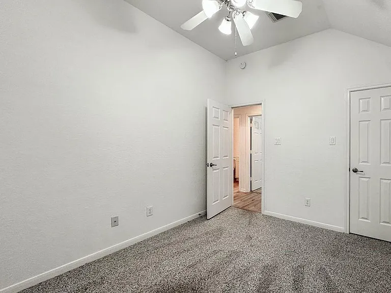 73 E Montfair Blvd — Photo 12