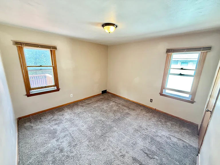 4627 Behrwald Ave #UP — Photo 11