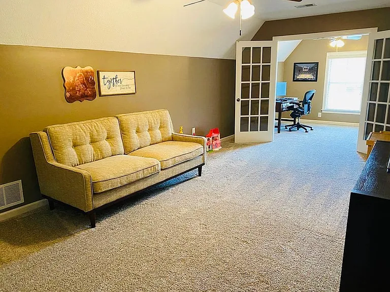10501 Spruce Ridge Ln — Photo 13