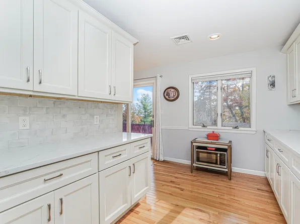 20 Signal Hill Road image 15 of 44