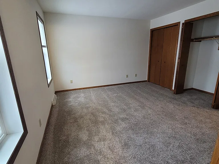 7008 Longmeadow Rd — Photo 9