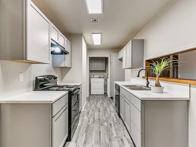 2221 Churchill Pl — Photo 22