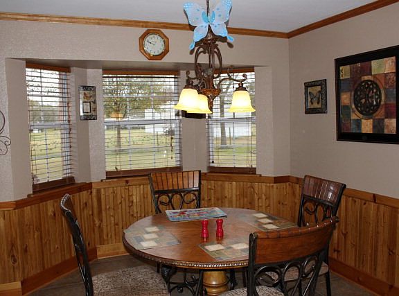 5th image of 5262 Victory Ln