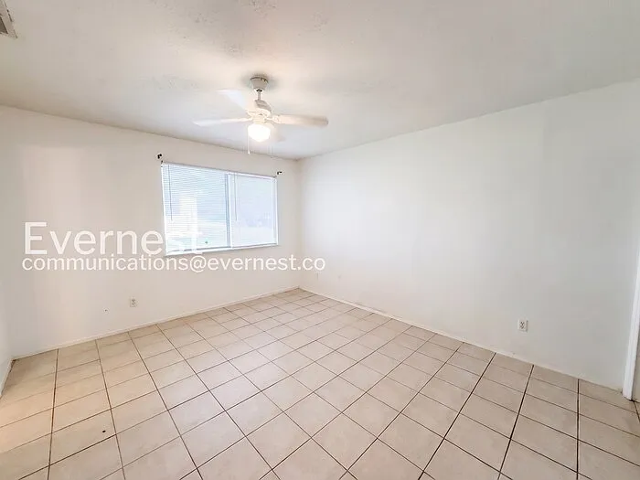 204 W William Cannon Dr #B — Photo 9