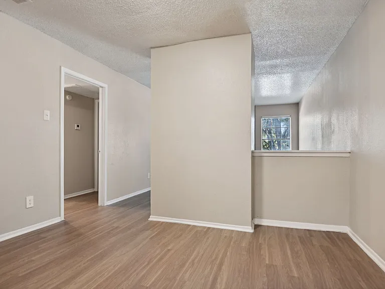 Blakely Apartments — Photo 75