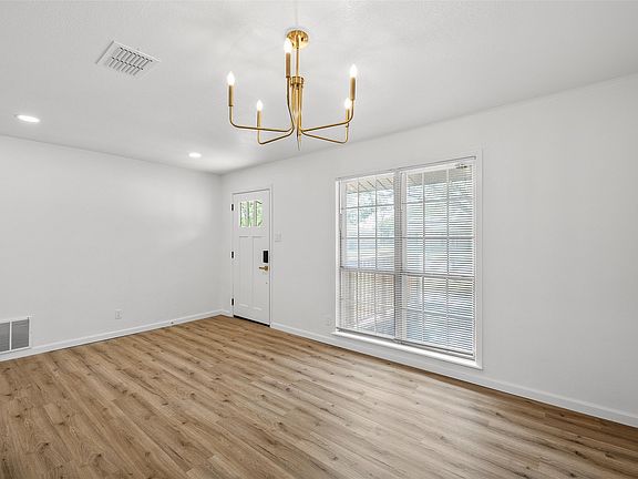 3rd image of 535 N Stefka Dr