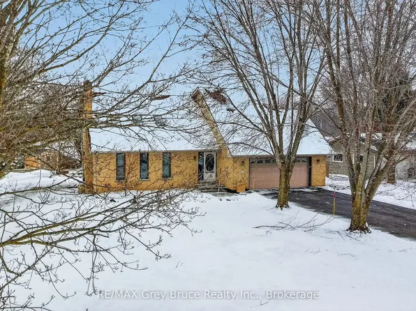 102 Mary Ave W, Georgian Bluffs, ON N4K 5N5