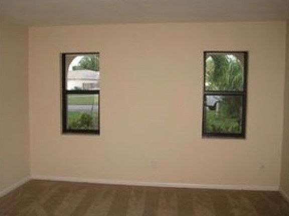 5th image of 709 Meyer Dr