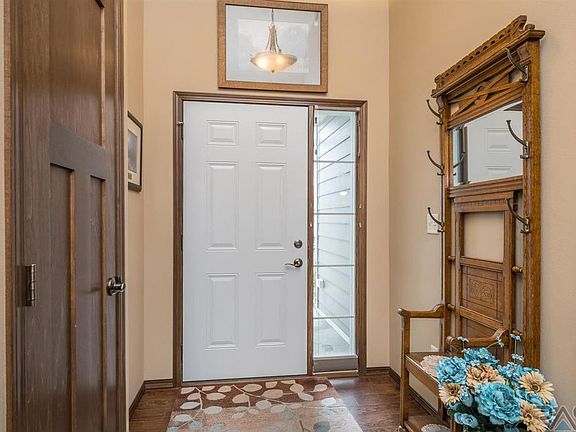 3rd image of 303 E 82nd Pl