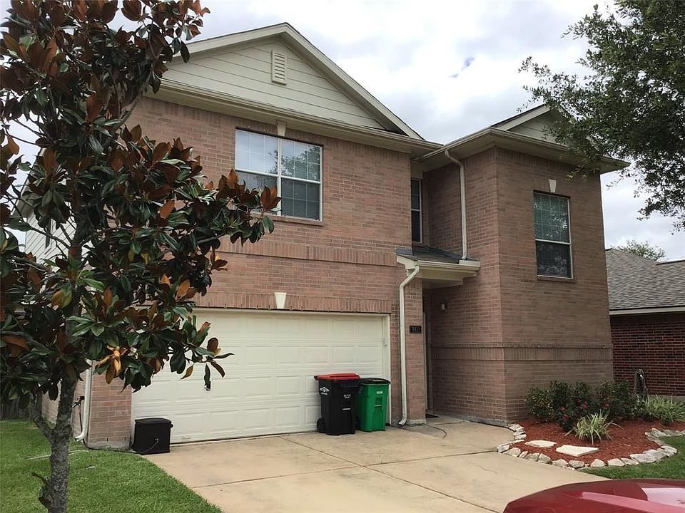 1st image of 910 Andover Glen Dr