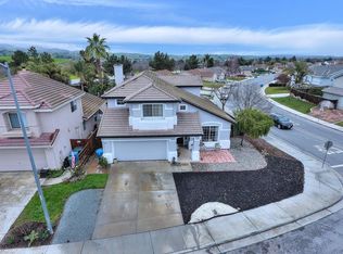 2400 Fairhaven Ct, Hollister, CA 95023