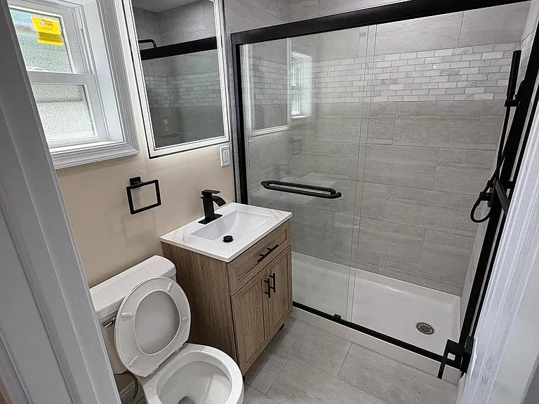 2344 Hamilton Ave — Photo 10