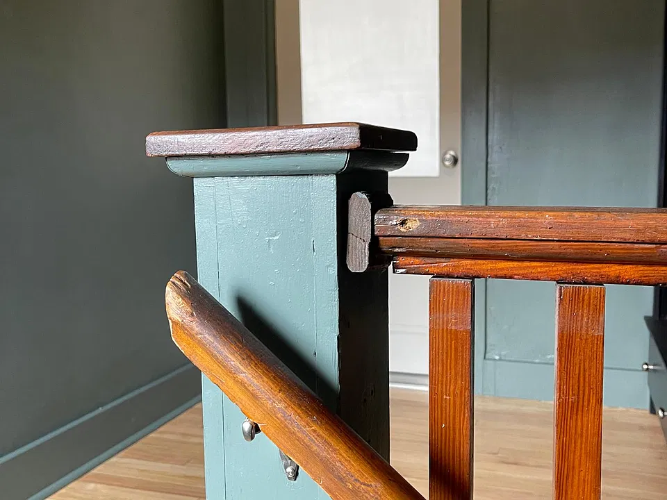 Private apartment entrance to the entire 2nd floor flat.