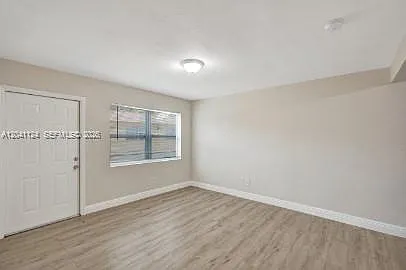 429 NW 9th Ave #3 — Photo 10