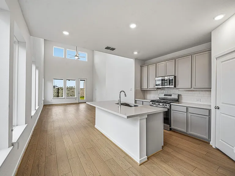 22135 Rangemore Dr — Photo 9