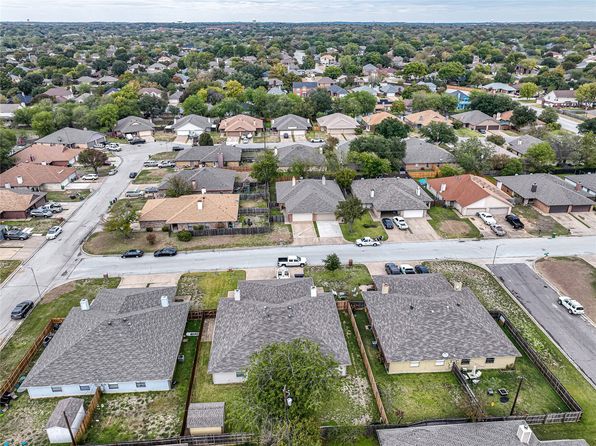 7504 Connie Ln, North Richland Hills, TX 76182