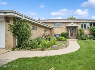 1686 W Woodland Ave, Addison, IL 60101