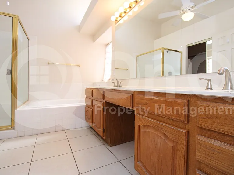 1560 W Kent Dr — Photo 19
