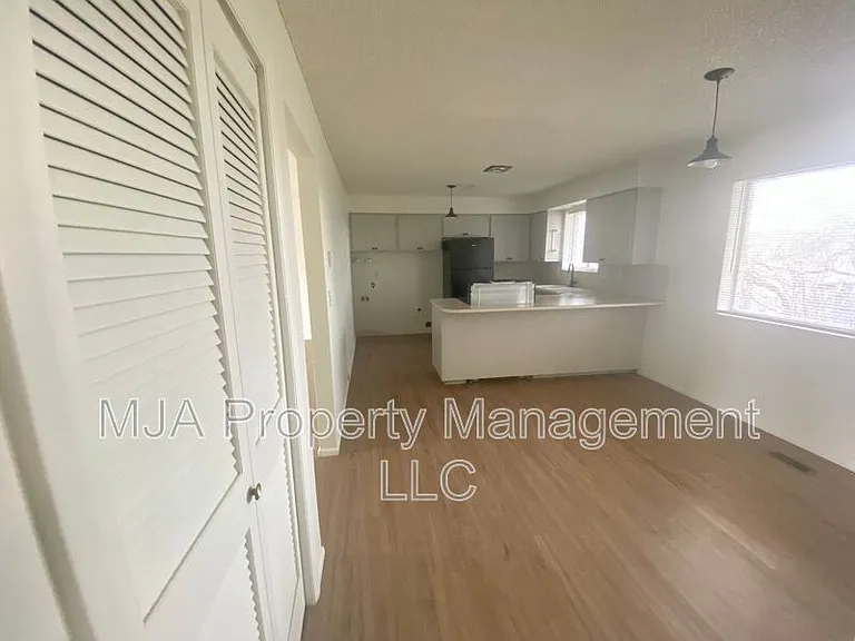 1428 W 300 N #7 — Photo 5