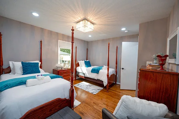 Recessed Lighting, Bling Ambiance Light, Lounge Chair, Hardwood Floor