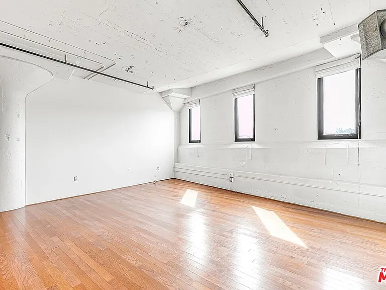 200 N San Fernando Rd #412 — Photo 3