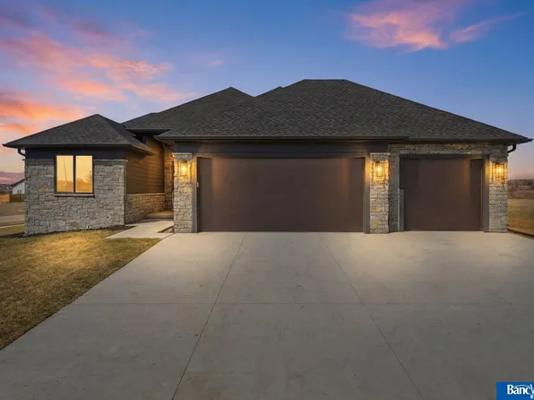 9116 Marbella Dr, Lincoln, NE 68520