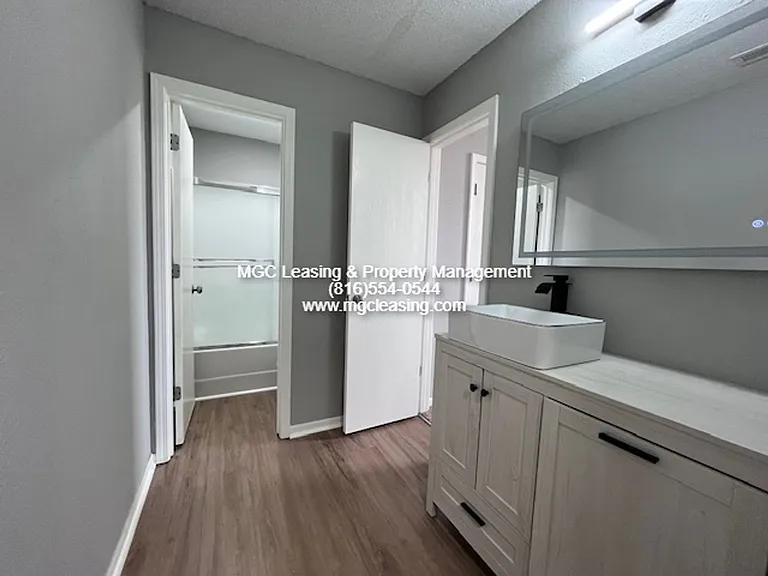 10501-10507 E 46th St — Photo 9