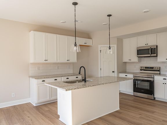 5th image of 101 Saint Matthews Rd