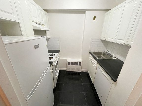 4th image of 7 E 86th St APT 1D