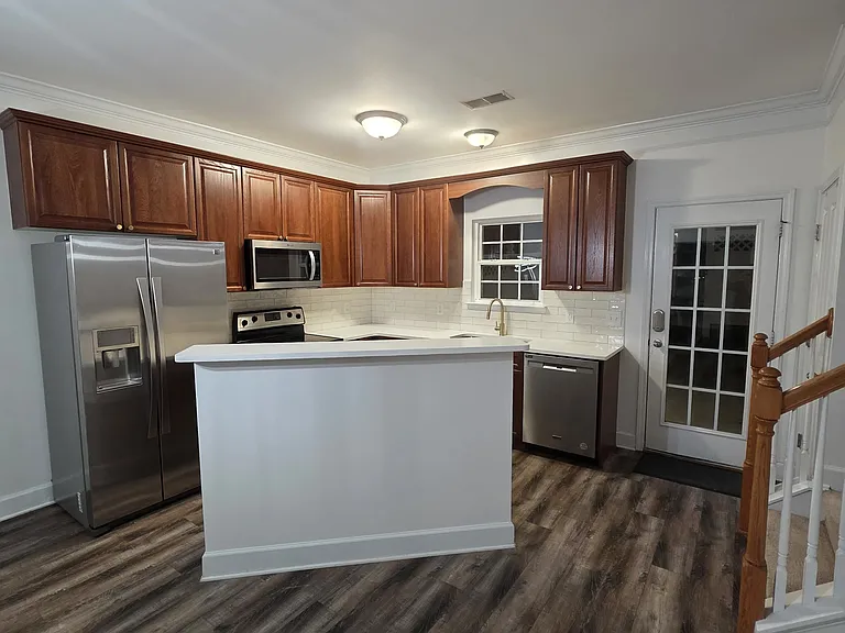 7025 Sunnywood Dr — Photo 5