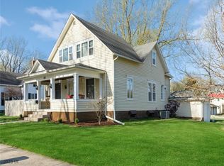 1011 N B St, Indianola, IA 50125