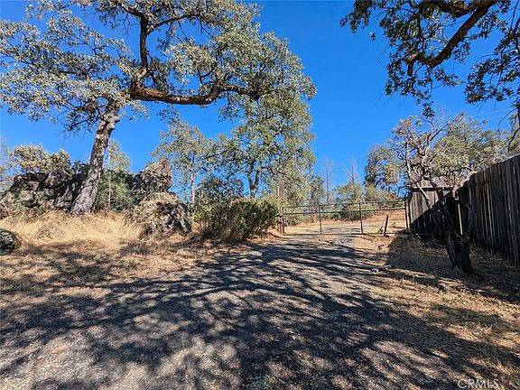 3rd image of 322 Deer Meadow Rd