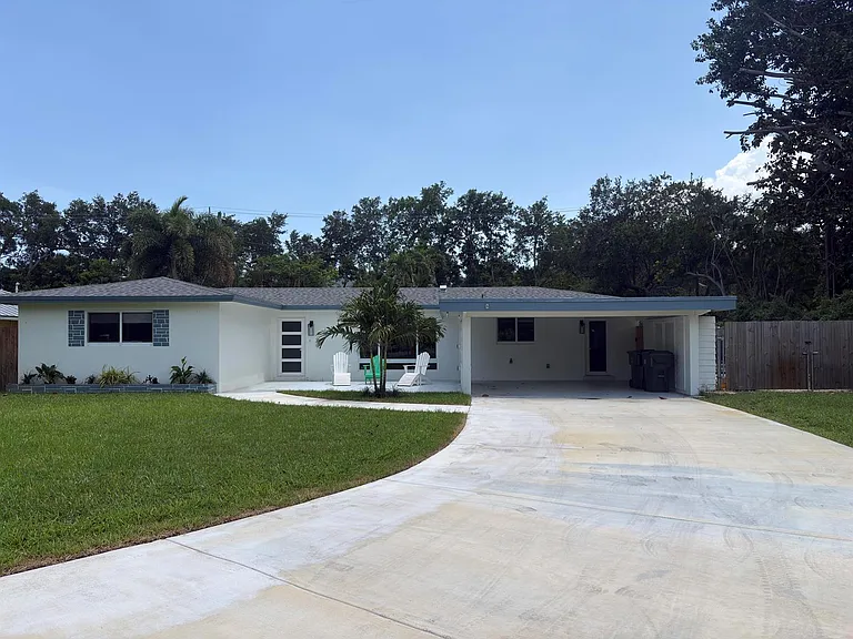 1400 NW 4th St — Photo 2
