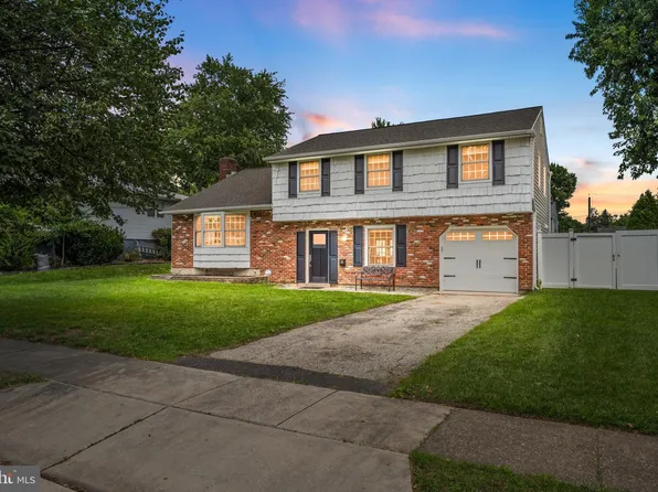 98 Knollwood Dr, Cherry Hill, NJ 08002