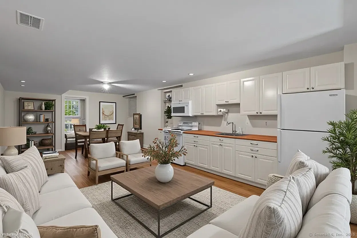 2 bed, 1300 sqft, $2,500 — Photo 2