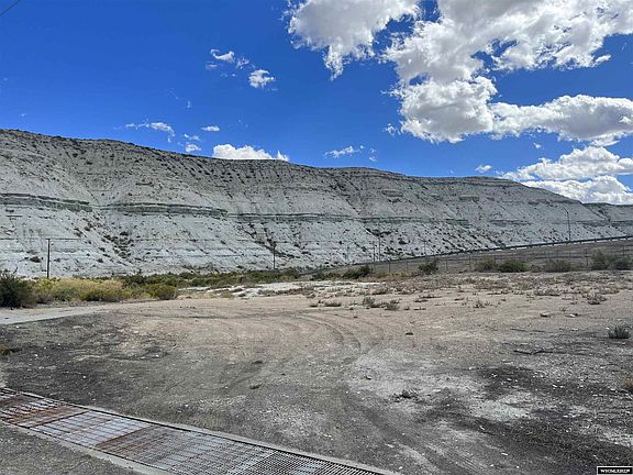 4th image of 615 E Flaming Gorge Way