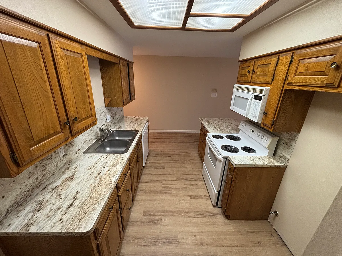 Building Photo - 4604 Edinburgh Dr #4604