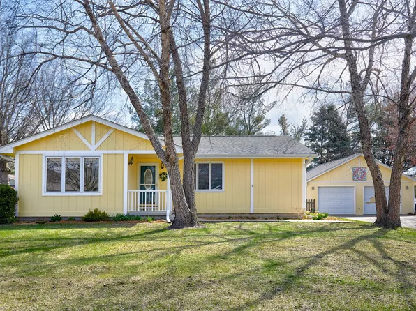 420 NE Cedar Ave, Earlham, IA 50072