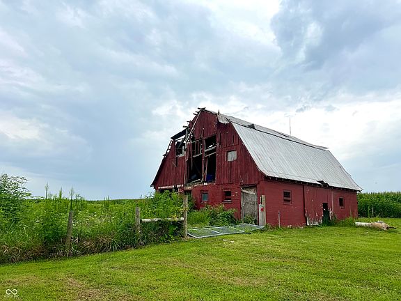 5th image of 8122 N Hall School Rd