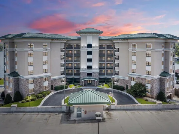 100 Bridgewater Pointe Pl Unit 403, Moneta, VA 24121