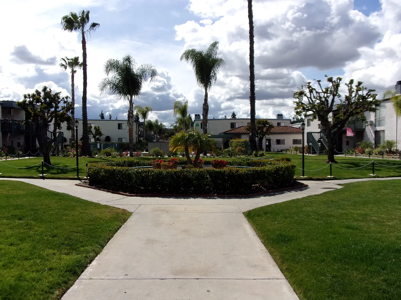 Woodside Apartments — Photo 3